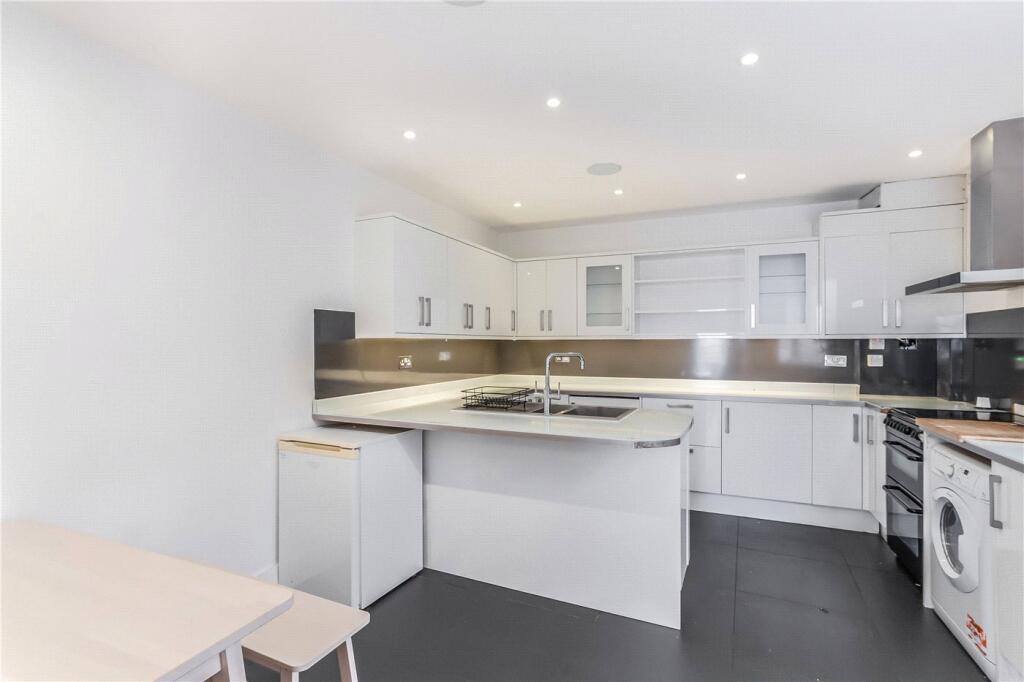 4 bed End of Terrace for rent in London. From Winkworth - Dulwich
