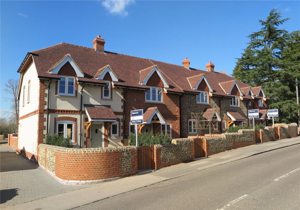 3 bed Mid Terraced House for rent in Tilford. From Winkworth - Farnham 3 bed Mid Terraced House for rent in Tilford. From Winkworth - Farnham