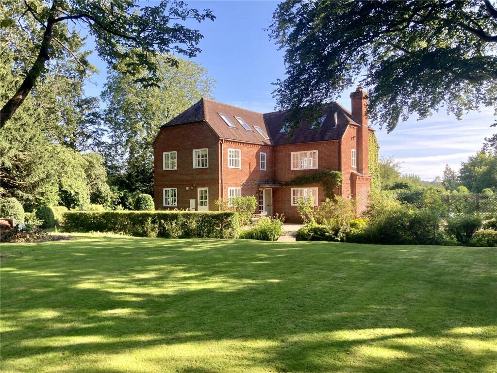 5 bed Detached for rent in Bentley. From Winkworth - Farnham 5 bed Detached for rent in Bentley. From Winkworth - Farnham