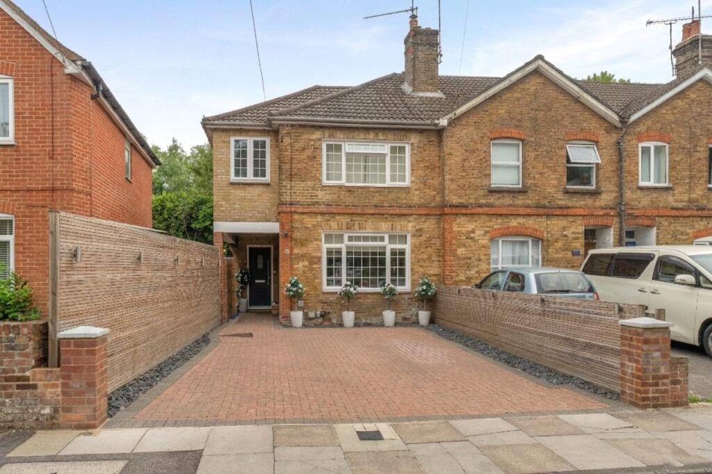 3 bed Semi Detached for rent in Farnham. From Winkworth - Farnham 3 bed Semi Detached for rent in Farnham. From Winkworth - Farnham