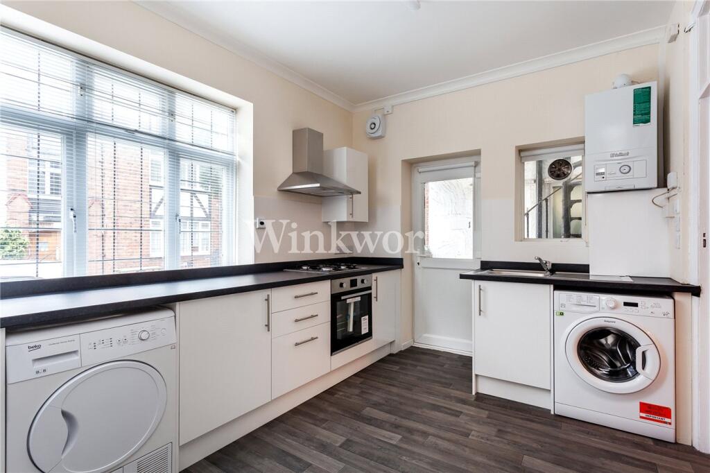 3 bed Apartment for rent in London. From Winkworth - Golders Green