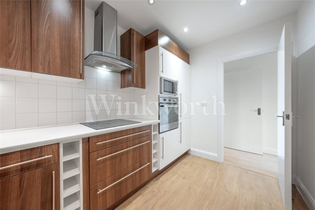3 bed Apartment for rent in London. From Winkworth - Golders Green