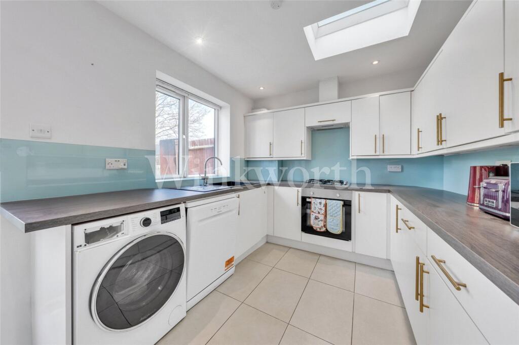 2 bed Mid Terraced House for rent in London. From Winkworth - Golders Green
