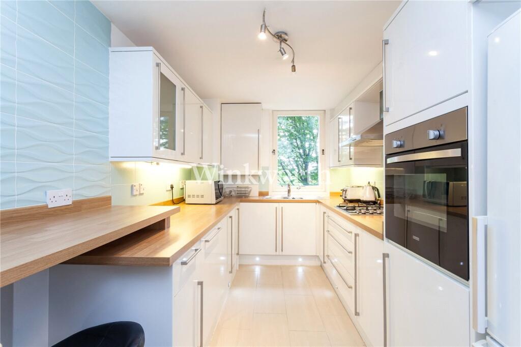 2 bed Apartment for rent in London. From Winkworth - Golders Green