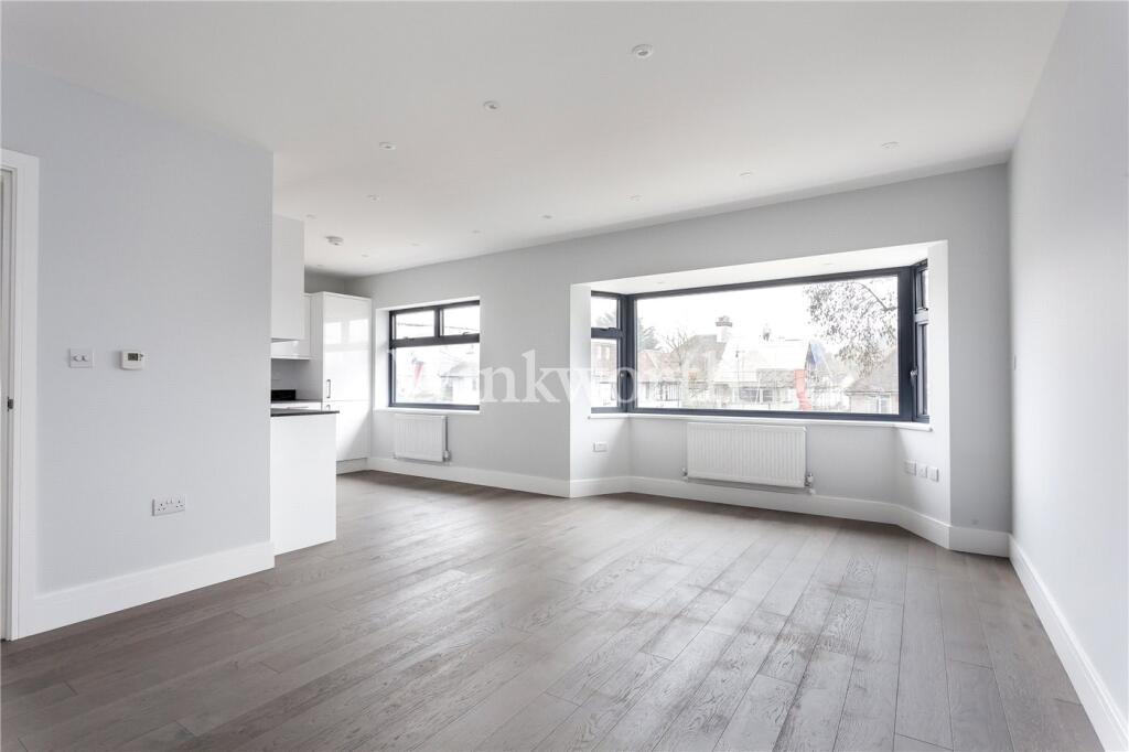 3 bed Annexe for rent in London. From Winkworth - Golders Green