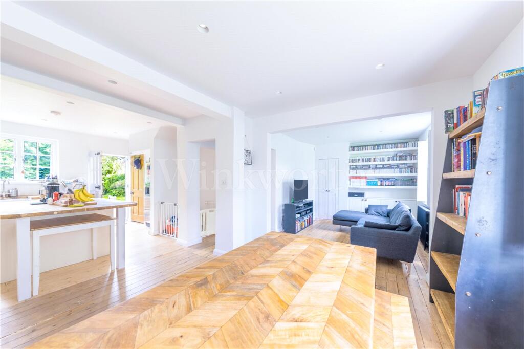 3 bed Semi Detached for rent in Finchley. From Winkworth - Golders Green 3 bed Semi Detached for rent in Finchley. From Winkworth - Golders Green