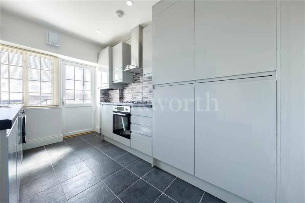 4 bed Apartment for rent in London. From Winkworth - Golders Green