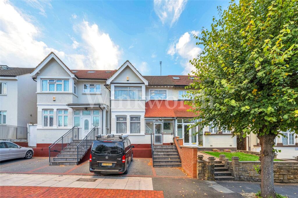 4 bed Semi Detached for rent in London. From Winkworth - Golders Green 4 bed Semi Detached for rent in London. From Winkworth - Golders Green
