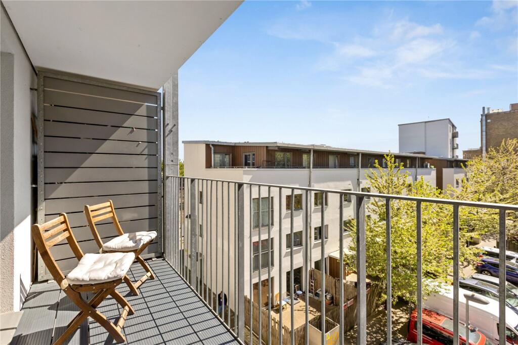 2 bed Apartment for rent in London. From Winkworth - Hackney