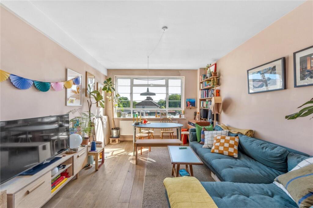 2 bed Apartment for rent in Stoke Newington. From Winkworth - Hackney