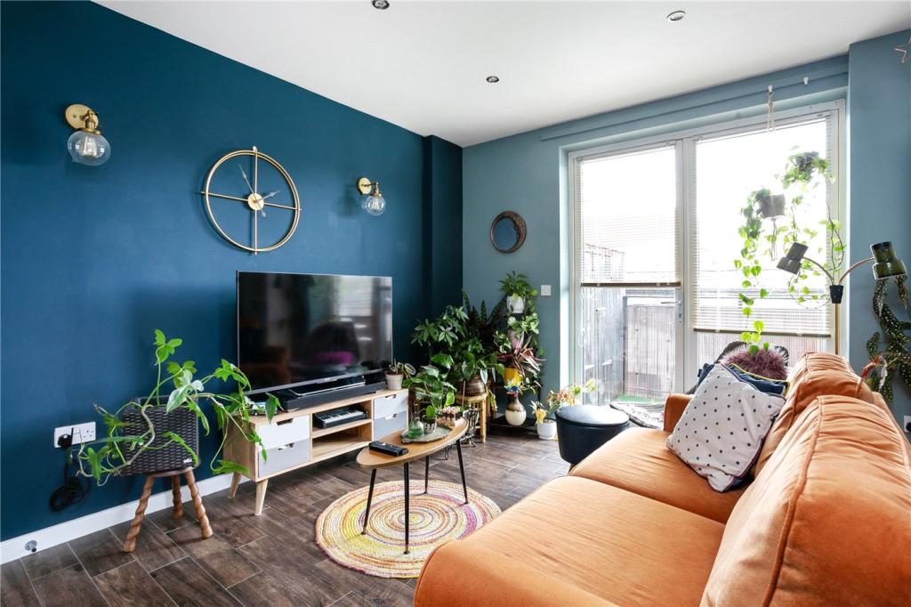 2 bed Apartment for rent in London. From Winkworth - Hackney