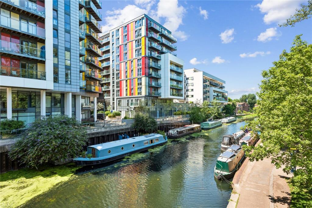 3 bed Apartment for rent in Bow. From Winkworth - Hackney