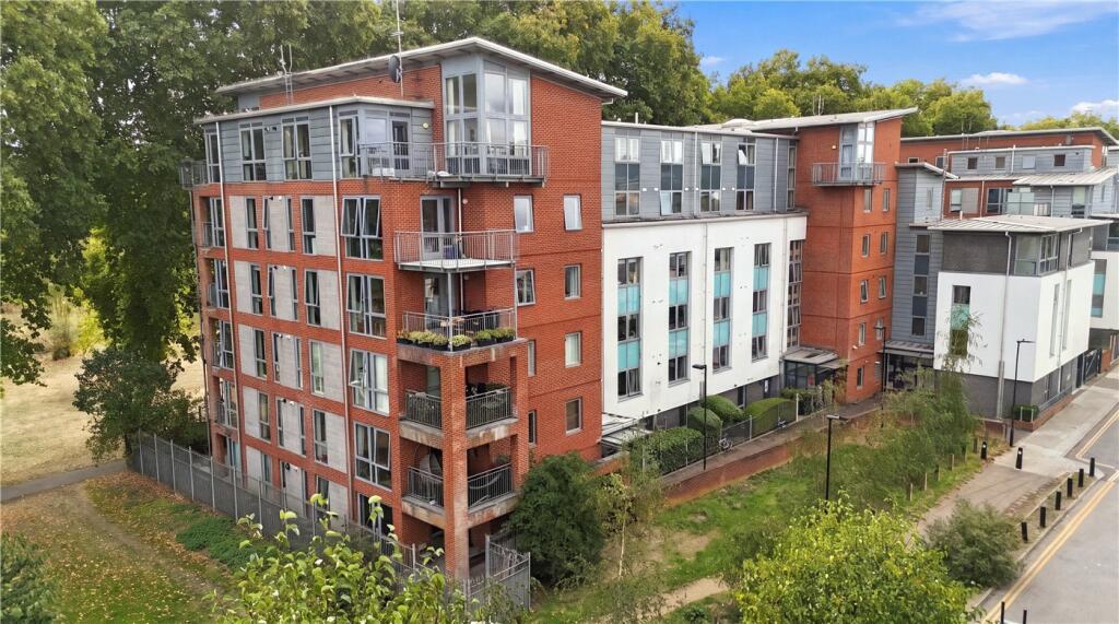 2 bed Apartment for rent in London. From Winkworth - Hackney