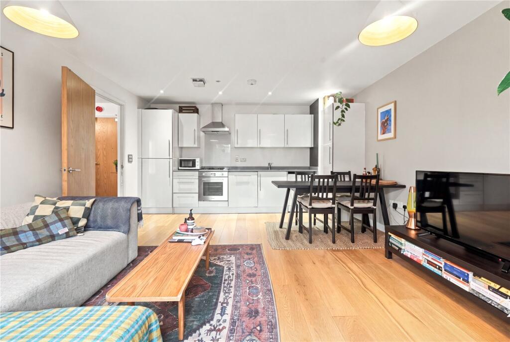 2 bed Apartment for rent in London. From Winkworth - Hackney