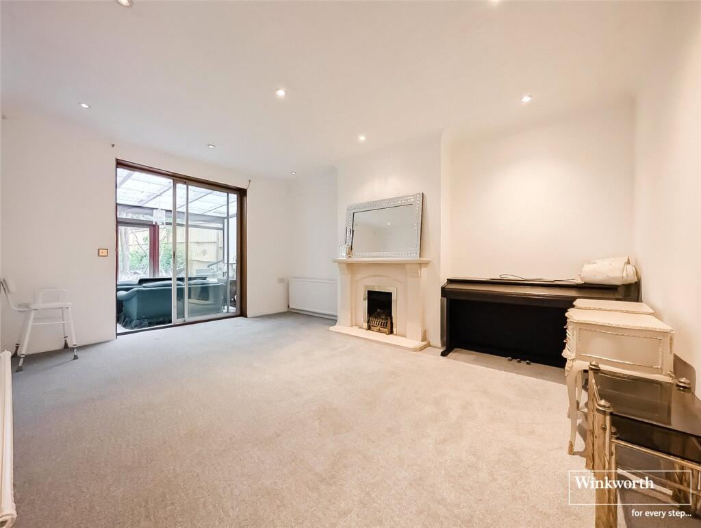 2 bed Bungalow for rent in London. From Winkworth - Hendon 2 bed Bungalow for rent in London. From Winkworth - Hendon