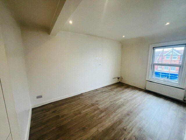 3 bed Apartment for rent in Portslade-by-Sea. From Winkworth - Hove