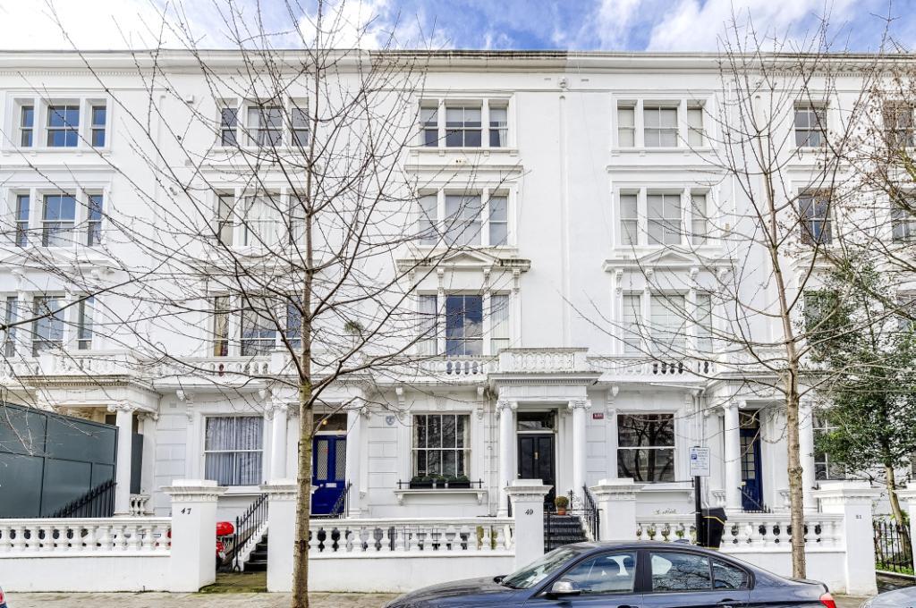 2 bed Mid Terraced House for rent in Kensington. From Winkworth - Kensington