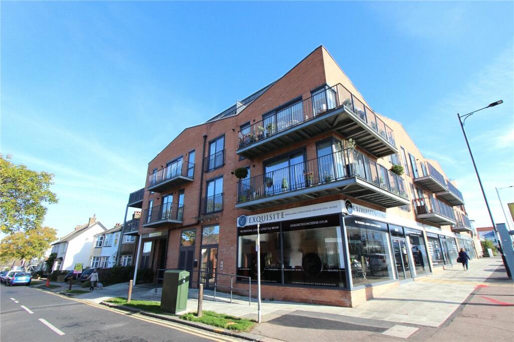 2 bed Apartment for rent in Southend-on-Sea. From Winkworth - Leigh on Sea