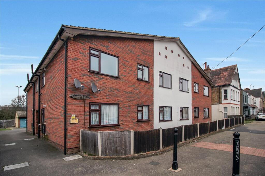 2 bed Apartment for rent in Southend-on-Sea. From Winkworth - Leigh on Sea
