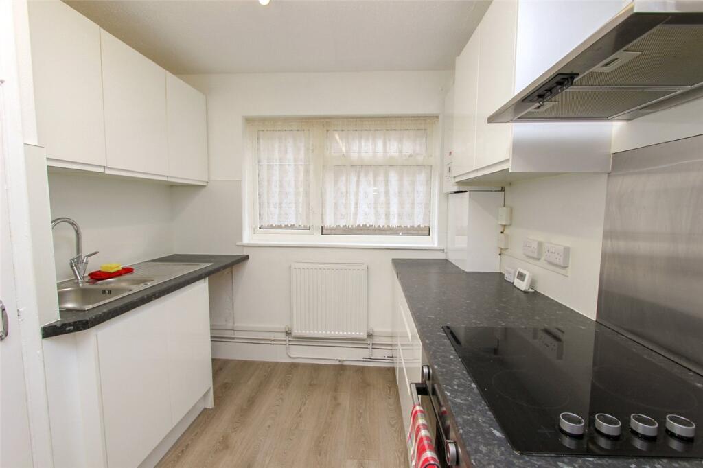 1 bed Apartment for rent in Basildon. From Winkworth - Leigh on Sea