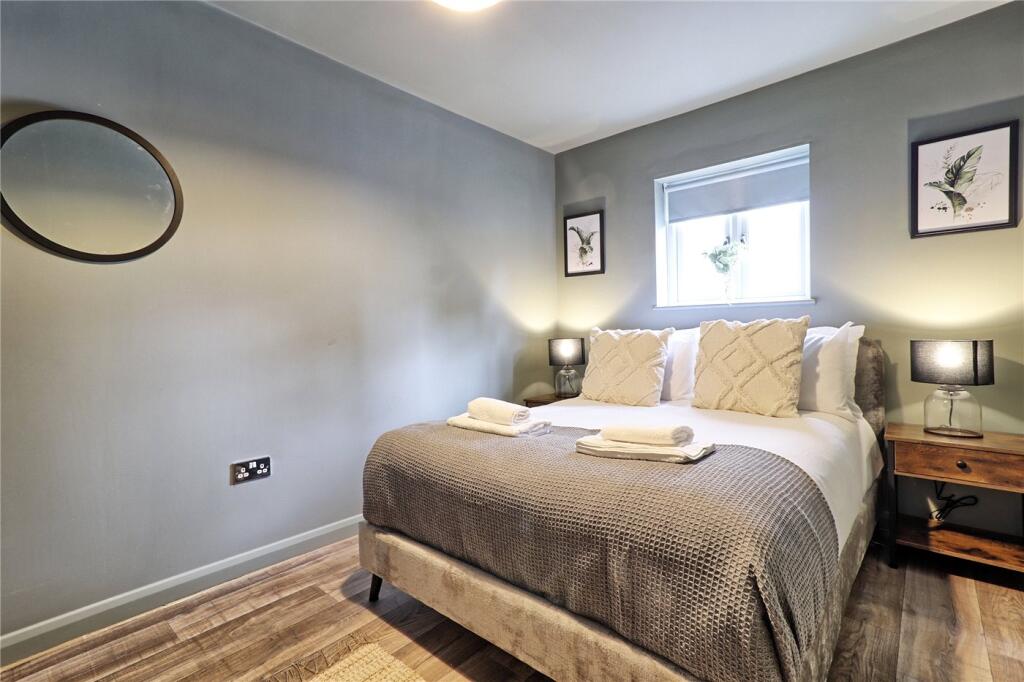 1 bed Apartment for rent in Southend-on-Sea. From Winkworth - Leigh on Sea