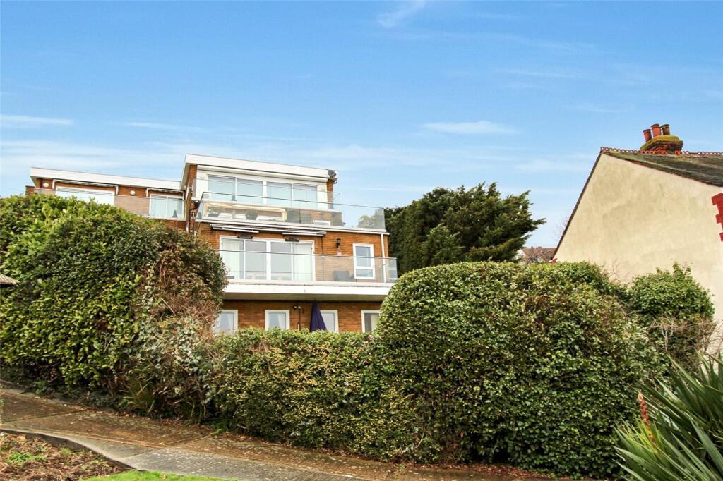 2 bed Apartment for rent in Southend-on-Sea. From Winkworth - Leigh on Sea