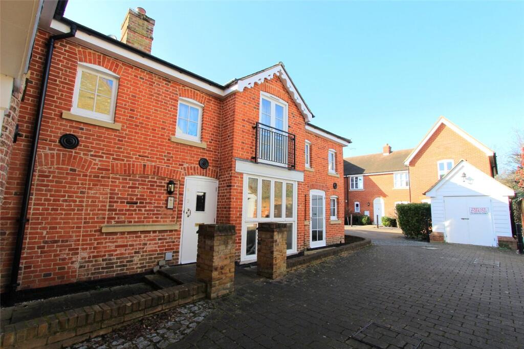 2 bed Apartment for rent in Rochford. From Winkworth - Leigh on Sea