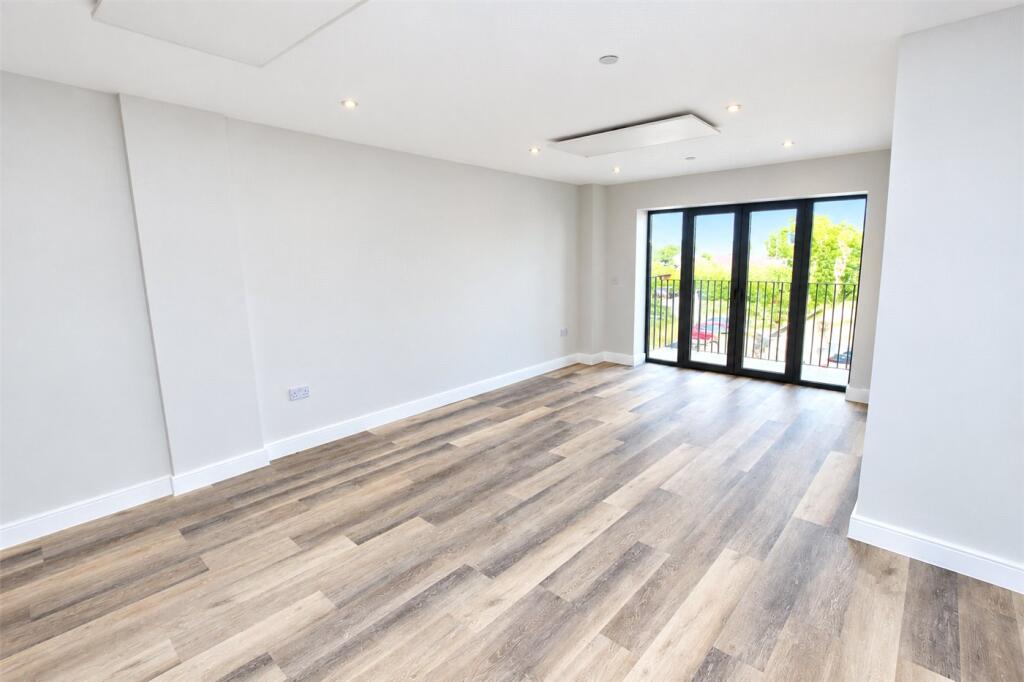 2 bed Apartment for rent in Hadleigh. From Winkworth - Leigh on Sea 2 bed Apartment for rent in Hadleigh. From Winkworth - Leigh on Sea