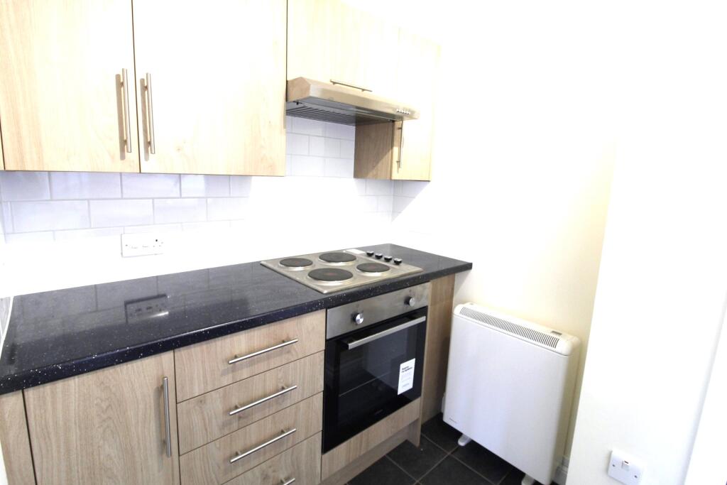 2 bed Apartment for rent in Potters Bar. From Andrews Letting and Management - Barnet
