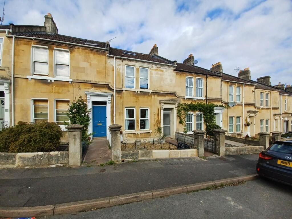 5 bed Detached for rent in Bath. From Andrews Letting and Management - Bath Central