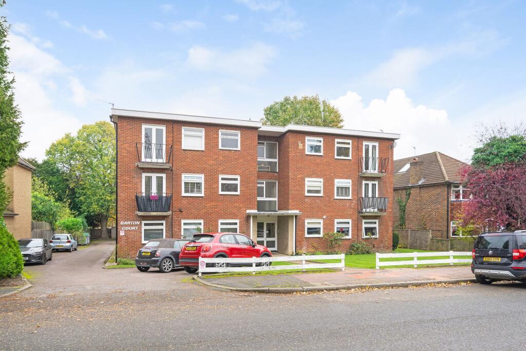 1 bed 1st Floor Flat for rent in Keston Mark. From The Address - Beckenham