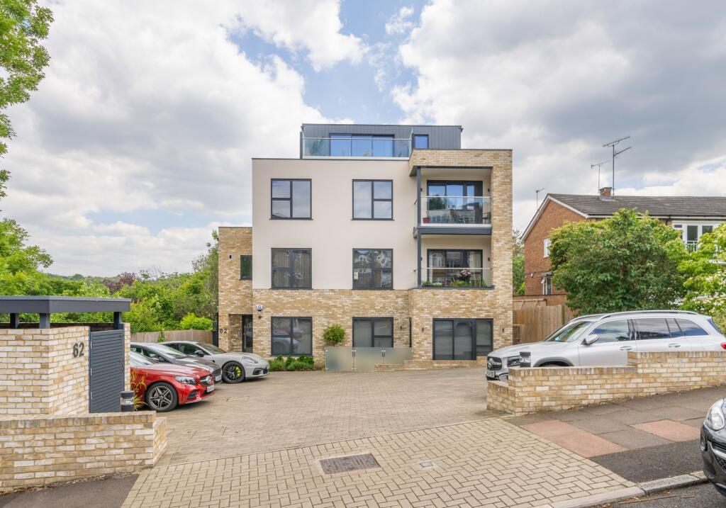 2 bed 1st Floor Flat for rent in Keston Mark. From The Address - Beckenham