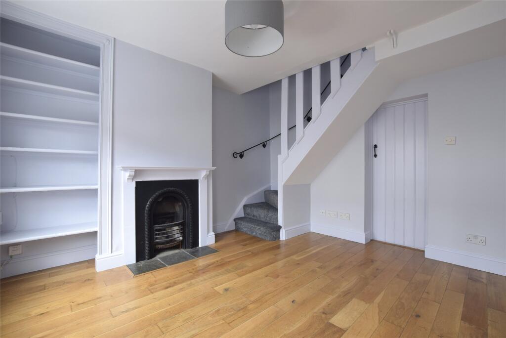 2 bed Mid Terraced House for rent in Leckhampton Hill. From Andrews Letting and Management - Cheltenham 2 bed Mid Terraced House for rent in Leckhampton Hill. From Andrews Letting and Management - Cheltenham