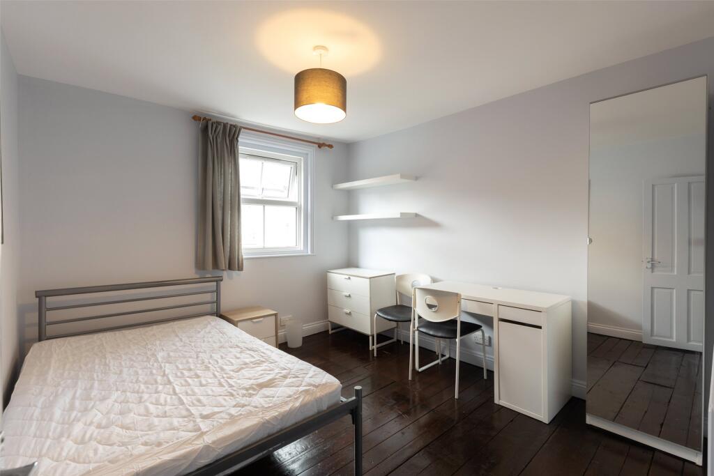 1 bed Mid Terraced House for rent in Cheltenham. From Andrews Letting and Management - Cheltenham