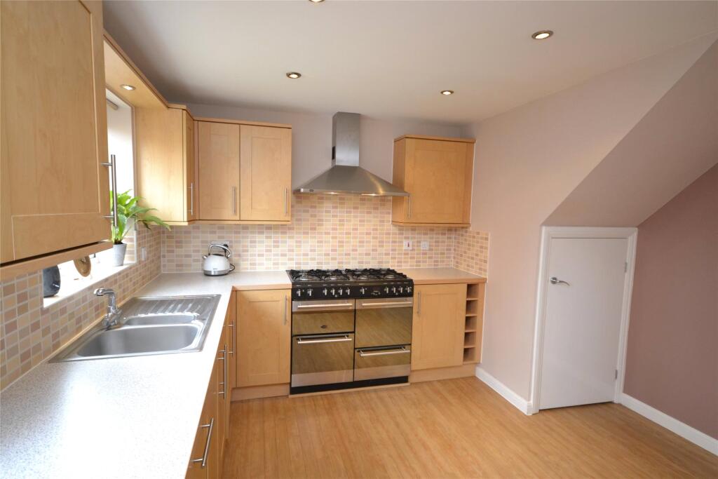 4 bed Mid Terraced House for rent in Filton. From Andrews Letting and Management - Clifton