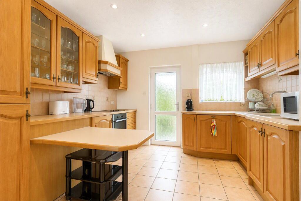 3 bed Apartment for rent in Stapleton. From Andrews Letting and Management - Clifton