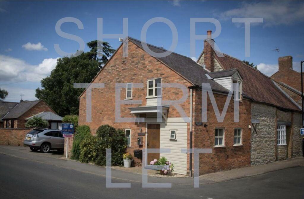 2 bed Mid Terraced House for rent in Shipston-on-Stour. From Emoov - Chelmsford