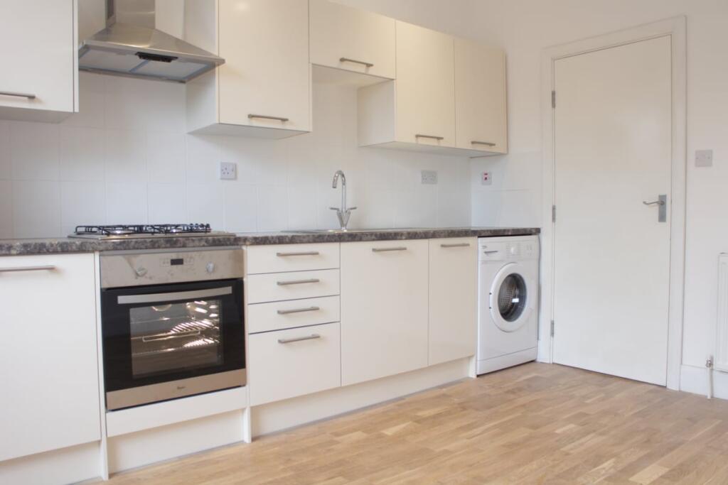 2 bed 1st Floor Flat for rent in Hammersmith. From Emoov - Chelmsford