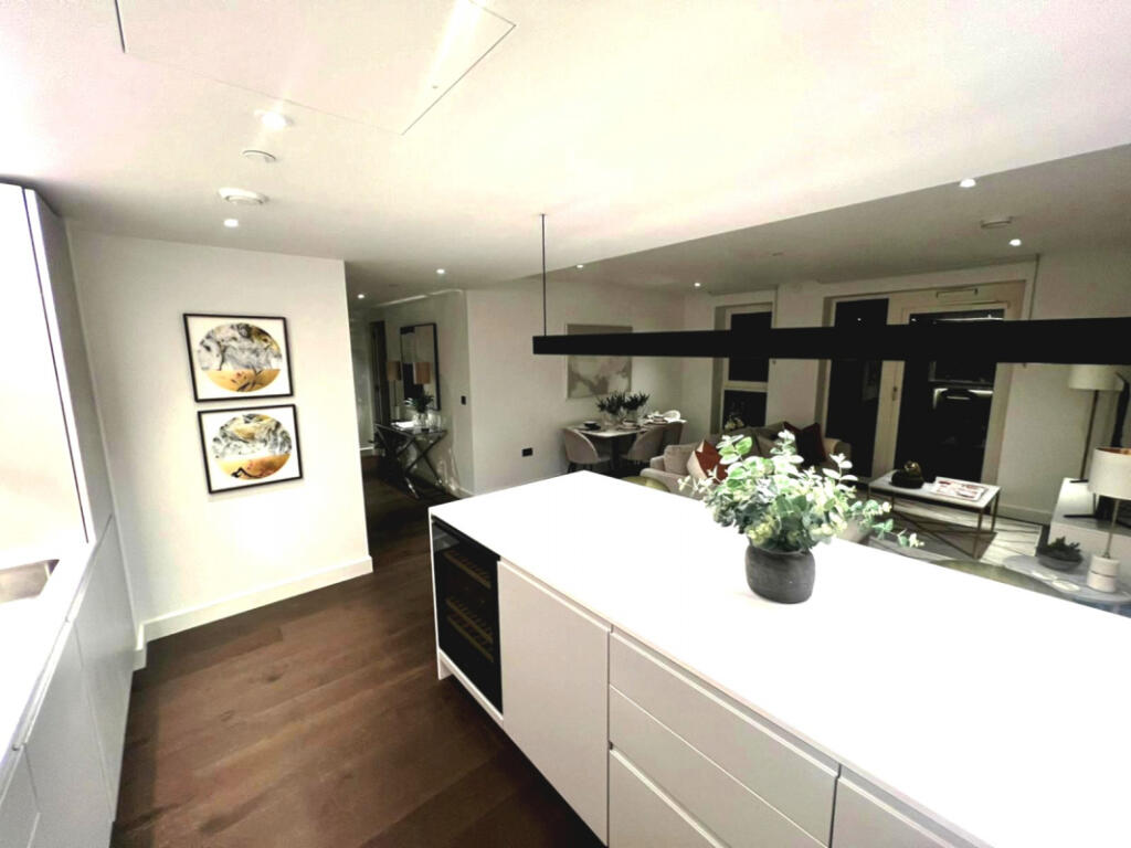 2 bed 1st Floor Flat for rent in Hammersmith. From Emoov - Chelmsford