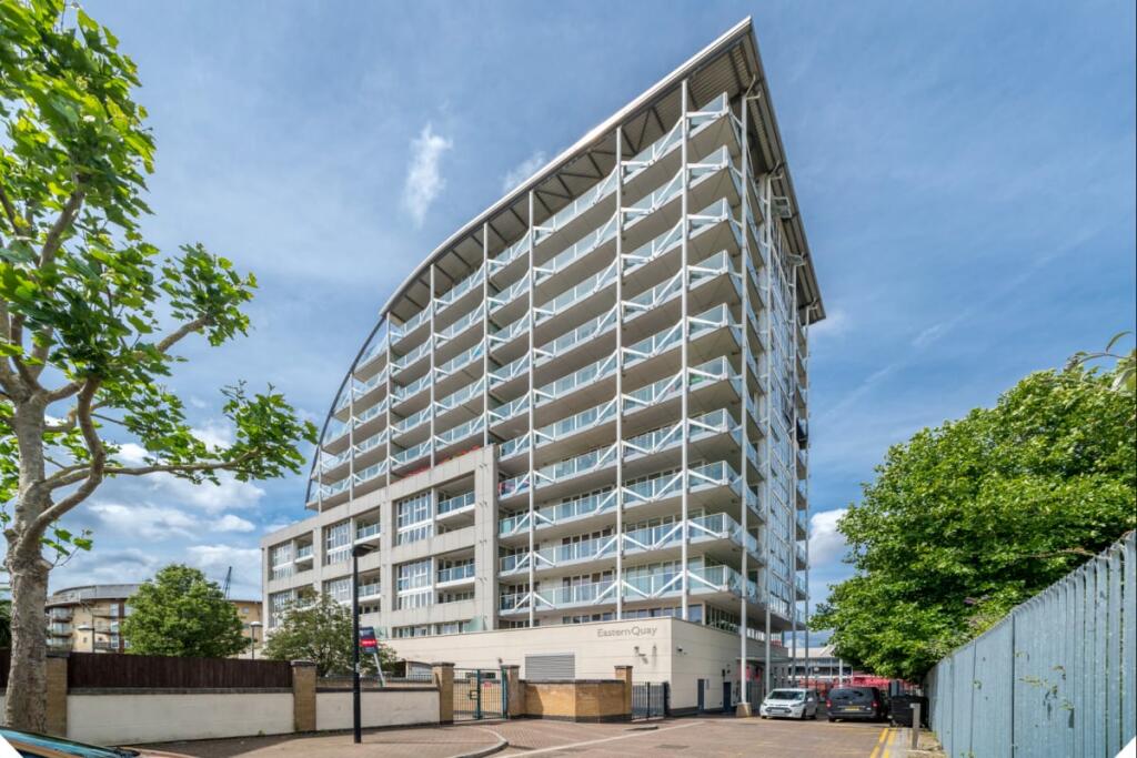 2 bed 1st Floor Flat for rent in Woolwich. From Emoov - Chelmsford