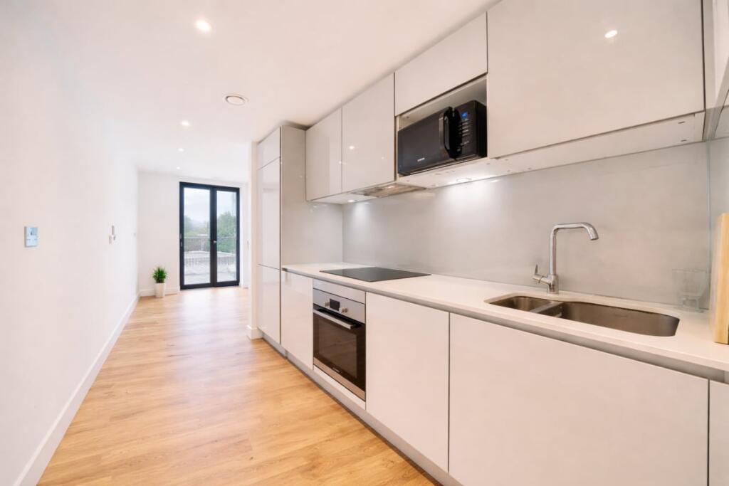 1 bed 1st Floor Flat for rent in Lewisham. From Emoov - Chelmsford