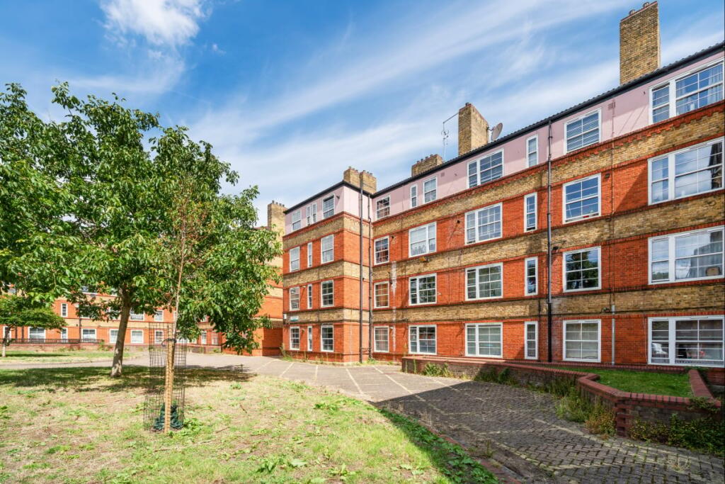 3 bed 1st Floor Flat for rent in Bermondsey. From Emoov - Chelmsford