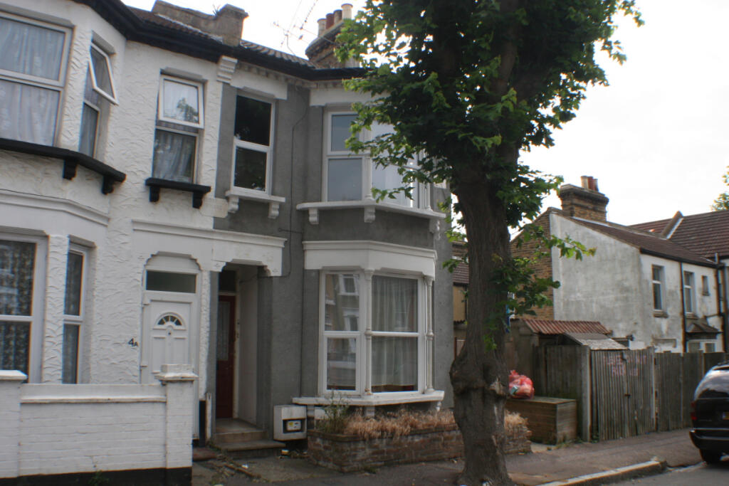 2 bed 1st Floor Flat for rent in Southend-on-Sea. From Emoov - Chelmsford