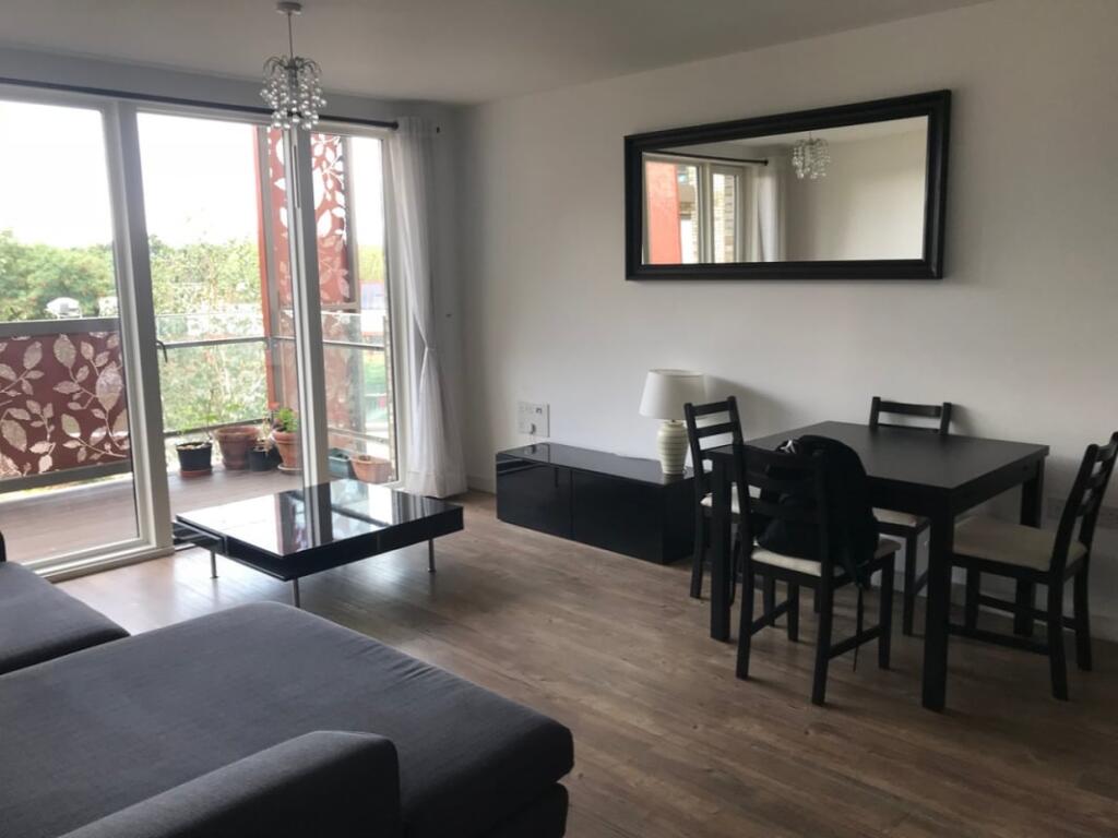 2 bed 1st Floor Flat for rent in Poplar. From Emoov - Chelmsford