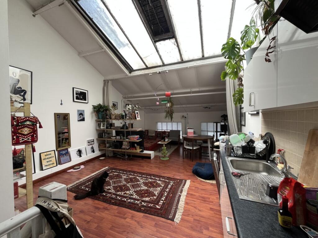 1 bed 1st Floor Flat for rent in Stoke Newington. From Emoov - Chelmsford