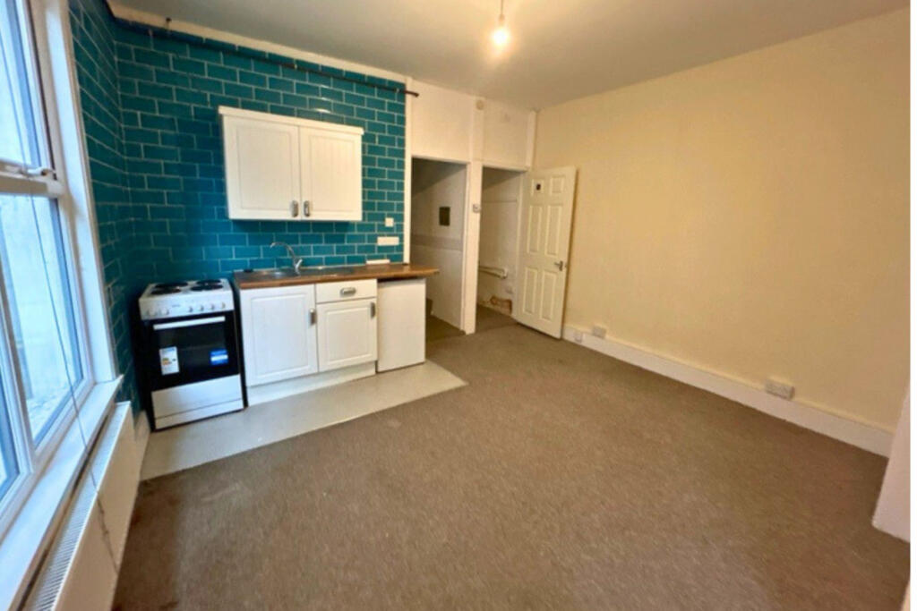 1 bed House (unspecified) for rent in Southend-on-Sea. From Emoov - Chelmsford 1 bed House (unspecified) for rent in Southend-on-Sea. From Emoov - Chelmsford