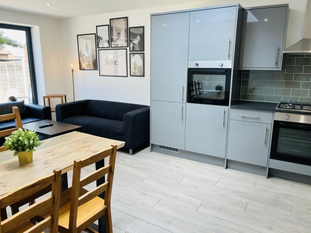 1 bed House Share for rent in Loughton. From Emoov - Chelmsford 1 bed House Share for rent in Loughton. From Emoov - Chelmsford