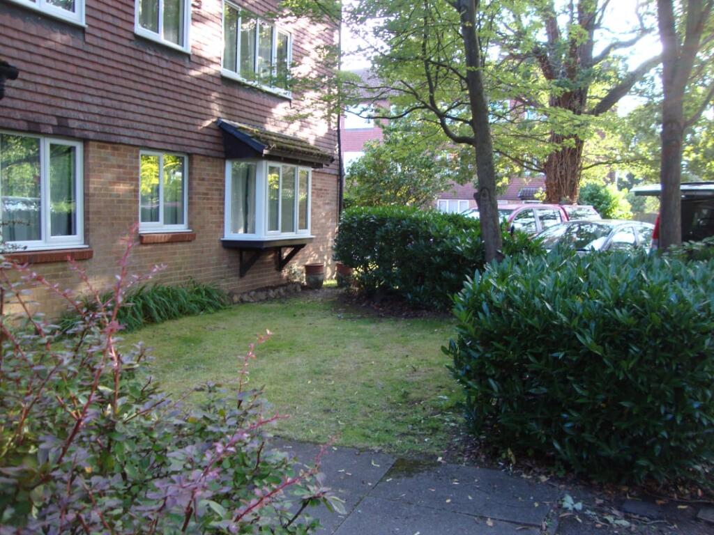 2 bed House (unspecified) for rent in Woking. From Emoov - Chelmsford