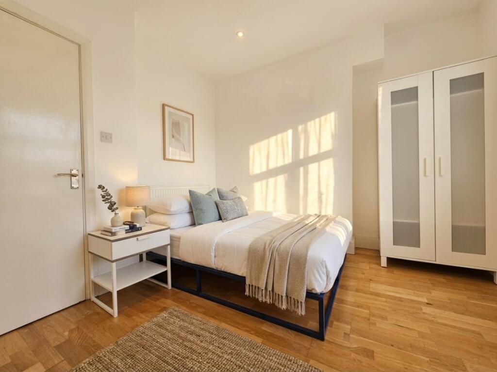 2 bed 1st Floor Flat for rent in Hammersmith. From Emoov - Chelmsford 2 bed 1st Floor Flat for rent in Hammersmith. From Emoov - Chelmsford