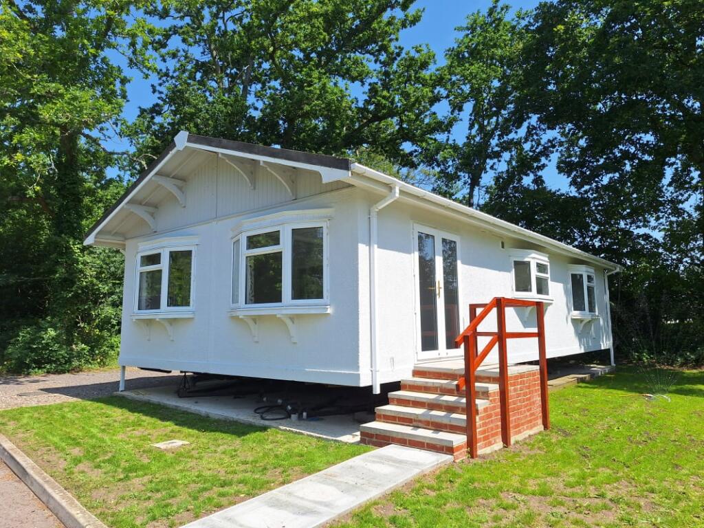 2 bed Not Specified for rent in North Baddesley. From Emoov - Chelmsford